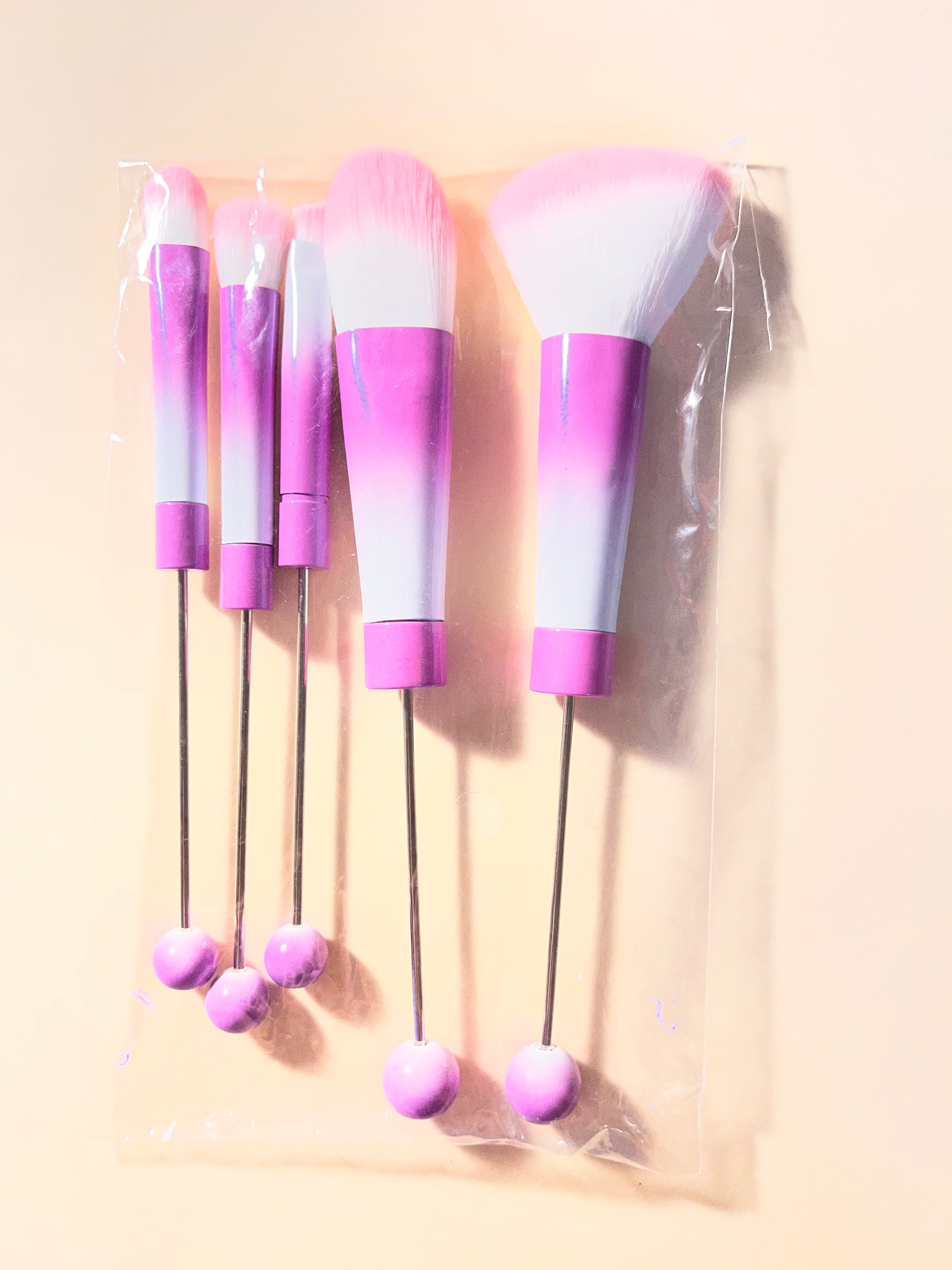 Beadable make up brushes